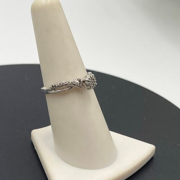 HK Designs Sterling Silver Diamond Cluster Promise Engagement Ring Sz 7.5 - Picture 8 of 10